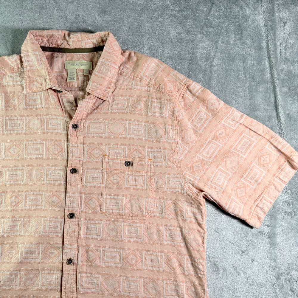 Territory Ahead Men's XL Short Sleeve Button Up Shirt Peach Geometric Cotton